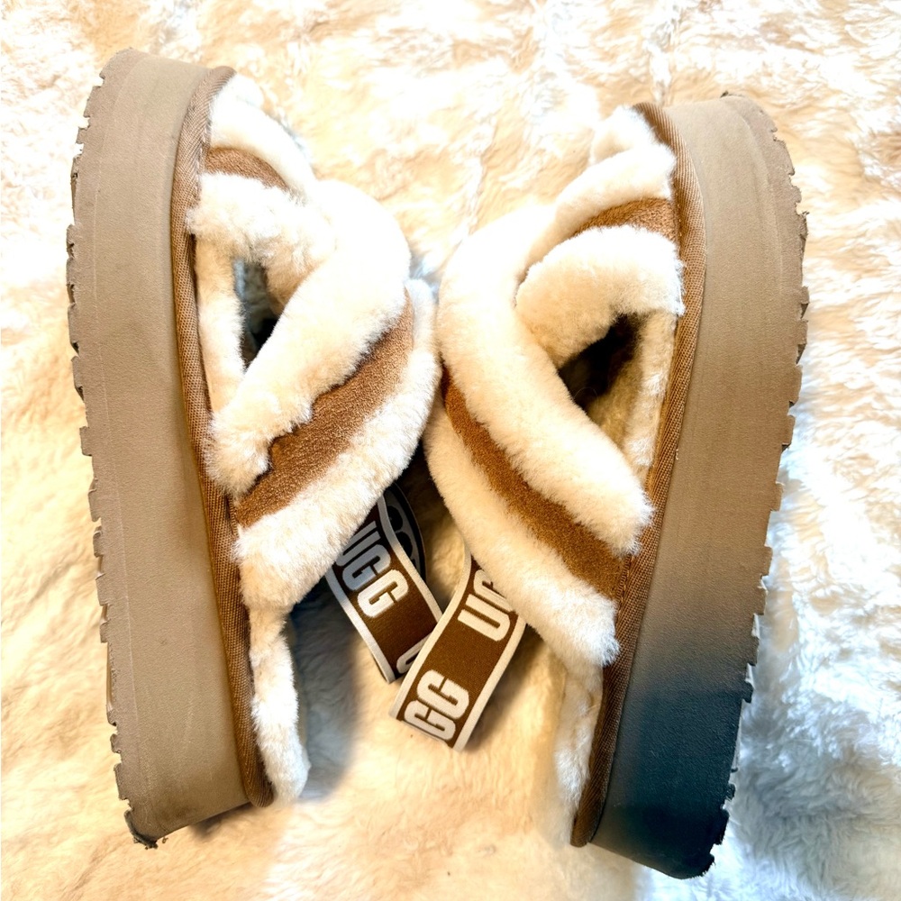 UGG Disco Cross Slides - Very Plush Sandals in Cream and Tan - Picture 4 of 7